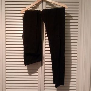2 pairs of plain black leggings